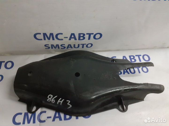 Крышка заднего подрамника задняя правая