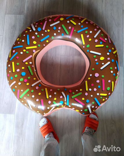 Круг для плавания. Надувной, огромный пончик