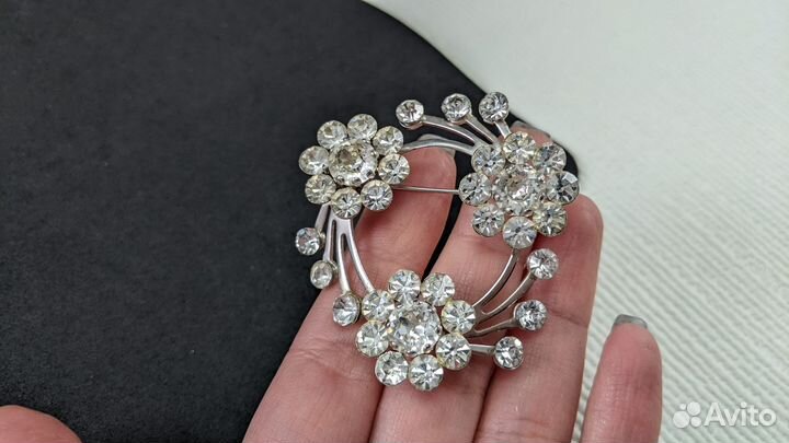 Австрийская винтажная брошь с кристаллами
