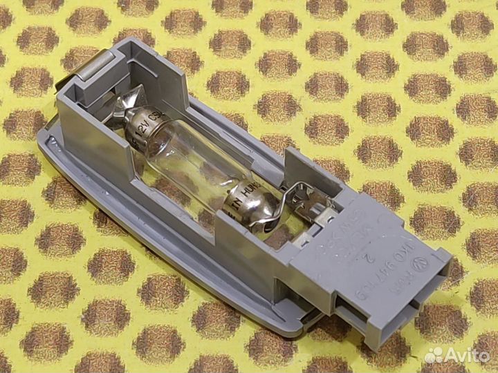 Плафон салонный правый Volkswagen Jetta JEM dgxa