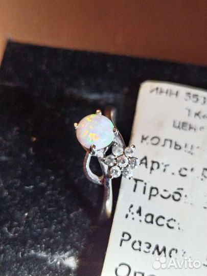 Серебряное кольцо с опалом