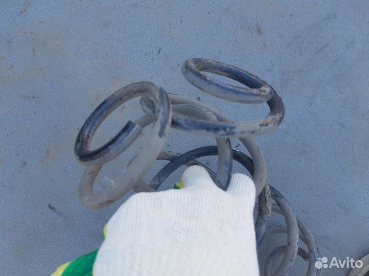 Пружина задняя Citroen C3 Picasso