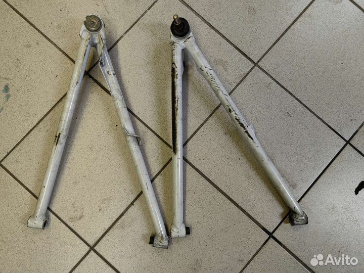 Рычаг нижний правый BRP ski-doo Summit