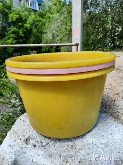 Продаю 3 таза пласт. 25л., умывальник