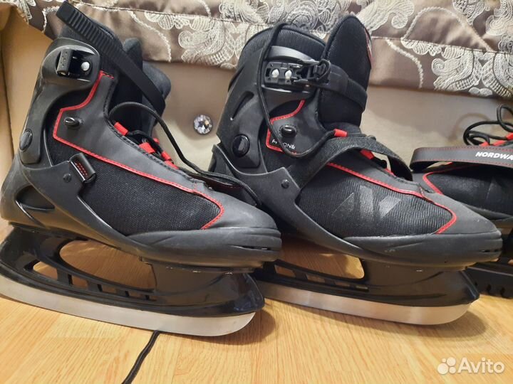 Коньки хоккейные