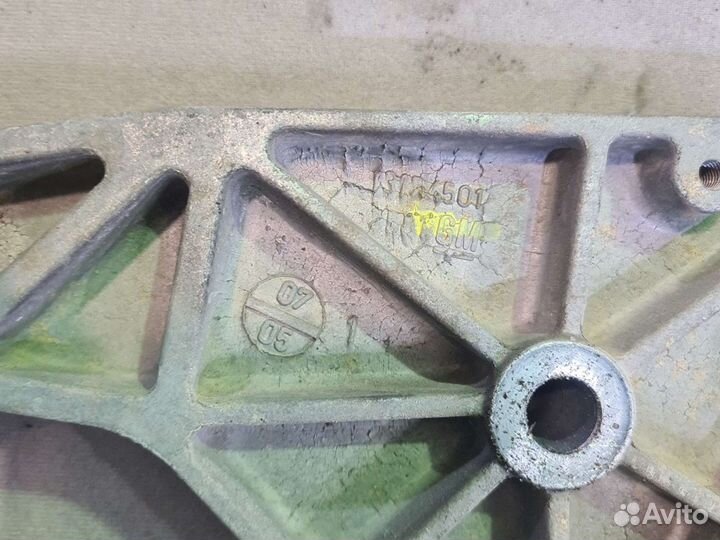 Опель астра н Зафира в кронштейн для МКПП F-17