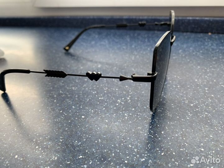 Солнцезащитные очки