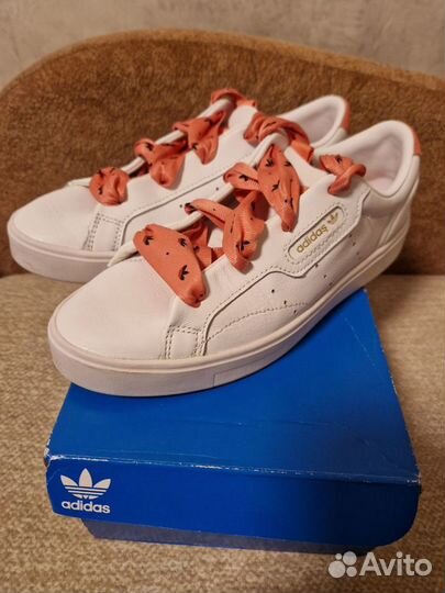 Кроссовки adidas 37