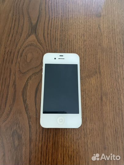 Телефон iPhone 4