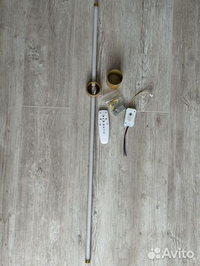 Продаю светильник настенный модерн