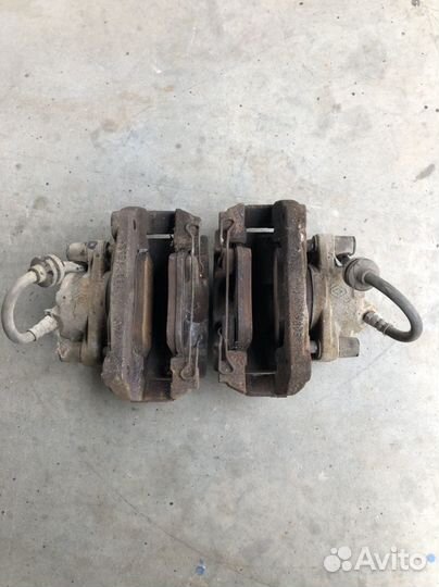 Nissan terrano правый/левый передние суппорта