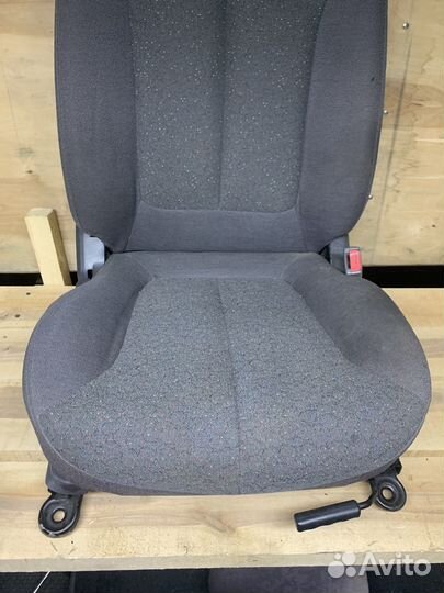 Hyundai accent Сиденье Переднее правое