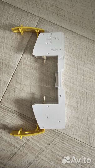 Основание для втычной установки iC60 iID 18мм