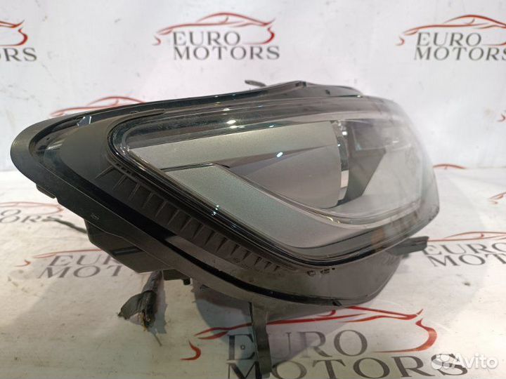 Фара ксеноновая правая Audi A6(C7) 4G2 cglc