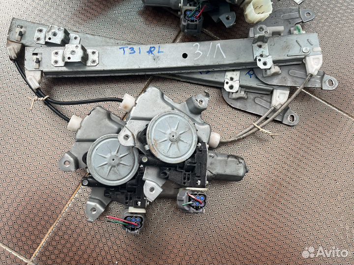 Стекло подъёмник задний правый/левый X-Trail T31