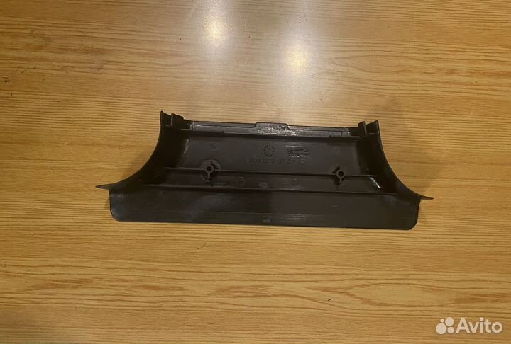 Накладка средней стойки MB