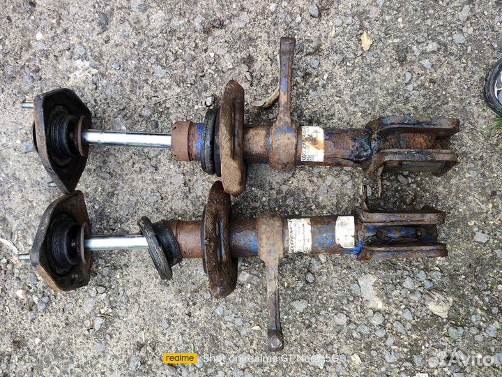 Передние стойки ваз 2110