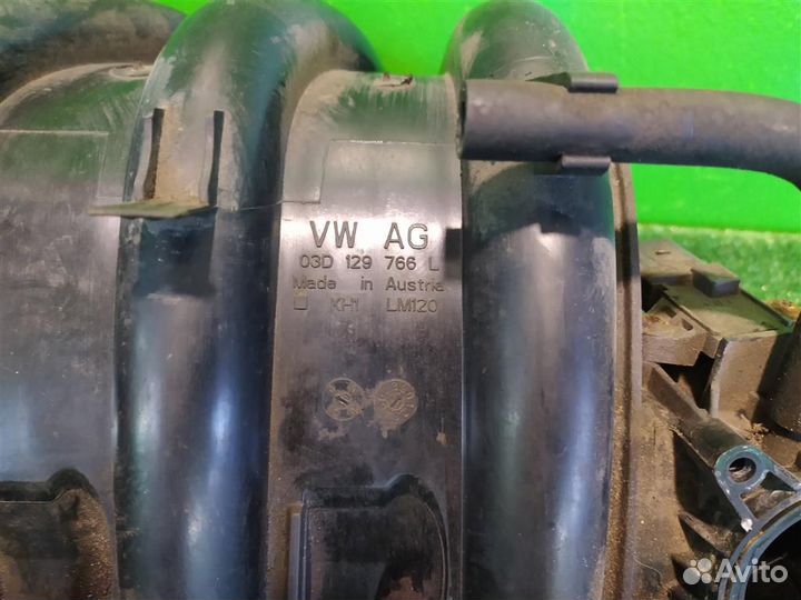 Коллектор впускной Skoda Fabia 5J 2010