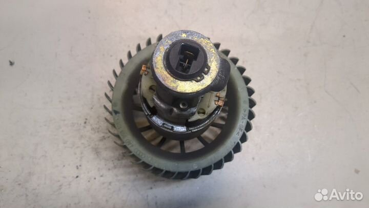 Двигатель отопителя Audi 100 (C4)