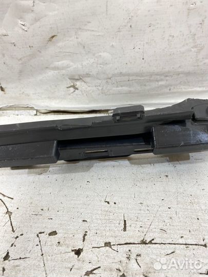 Кронштейн бампера передний Mercedes-Benz C-Class