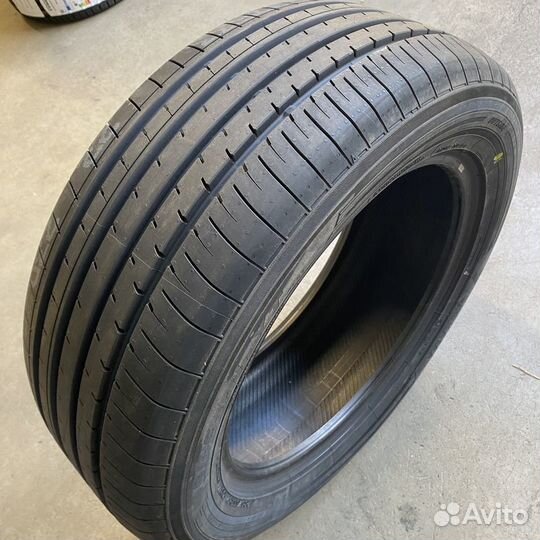 Yokohama BluEarth-XT AE61 235/55 R18