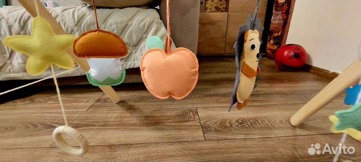 Деревянная стойка тренажер Монтессори