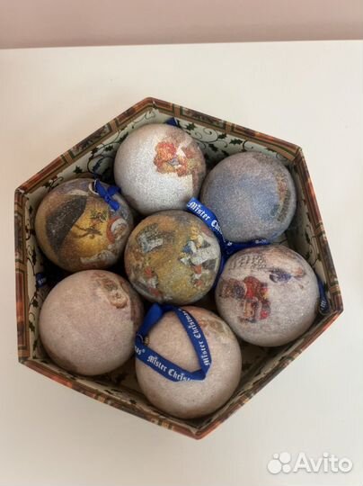 Ёлочные игрушки в коробке