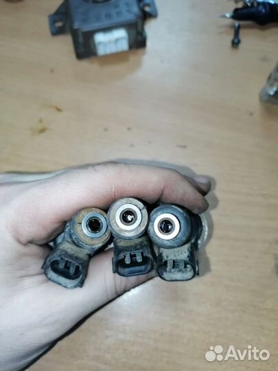 Форсунка топливная Mitsubishi Pajero pinin 4g93