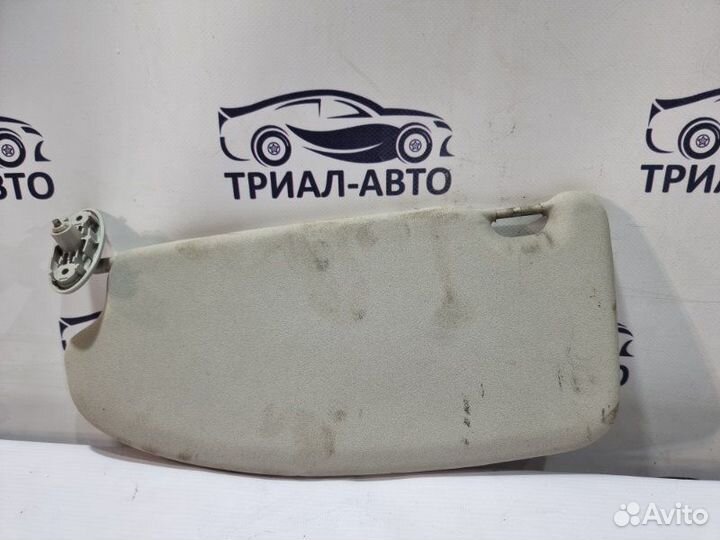 Козырек Focus 2