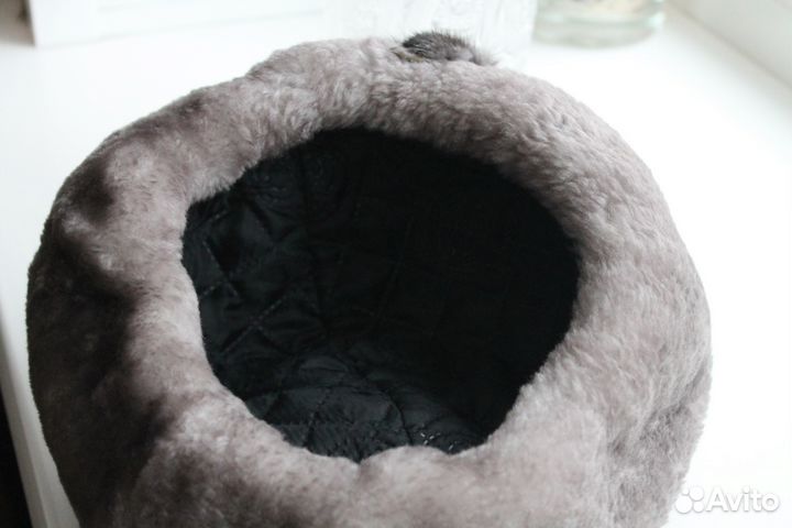 Шапка из мутона женская