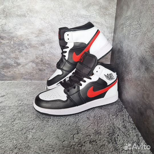 Кроссовки Nike air Jordan 1 на маленькую ногу