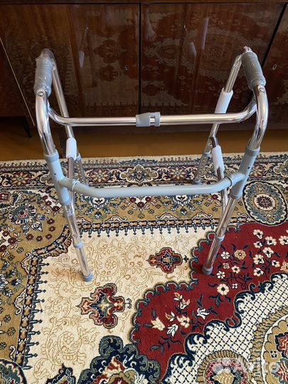 Новые ходунки складные шагающие