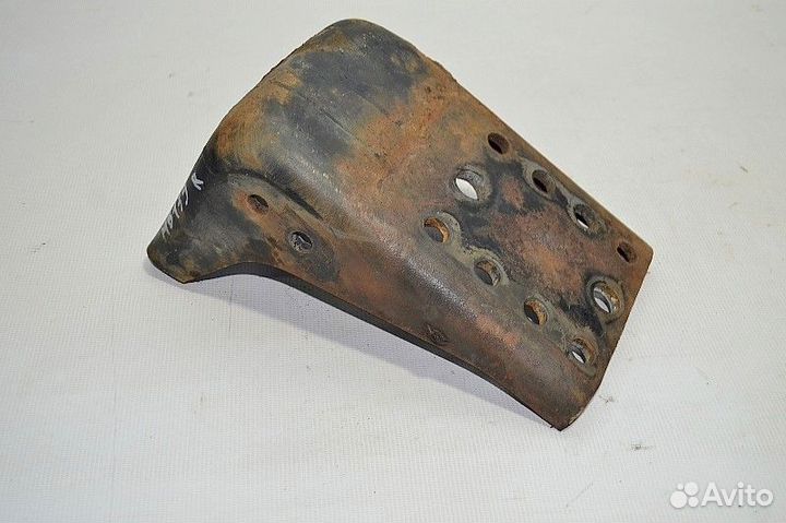 Кронштейн переднего бампера, правый mercedes-benz