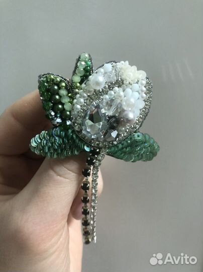 Брошь из бисера