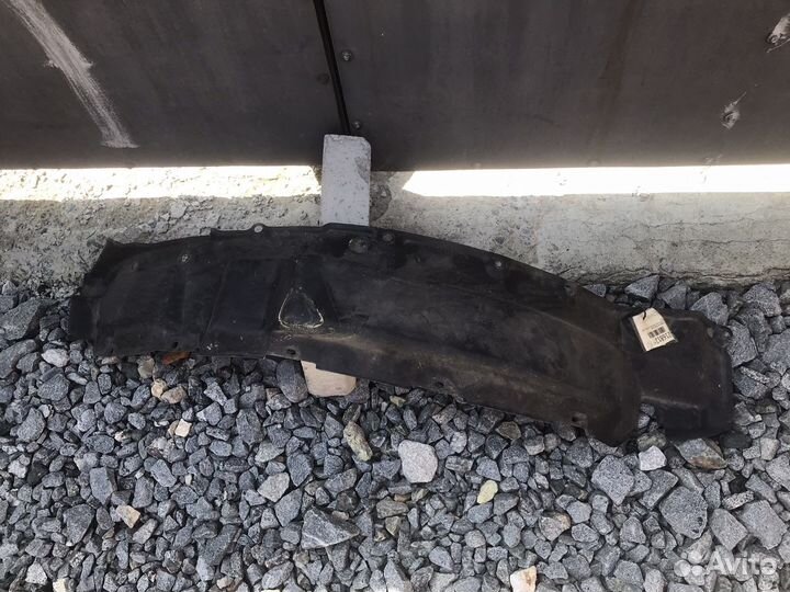 Подкрылок правый Toyota Land Cruiser 100