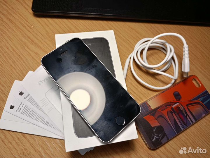 Телефон iPhone SE Ростест 32gb