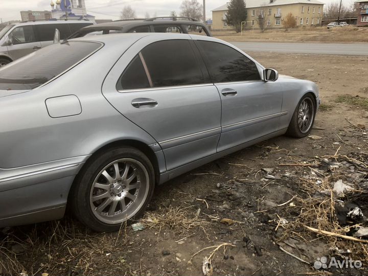 Капот Mercedes 220