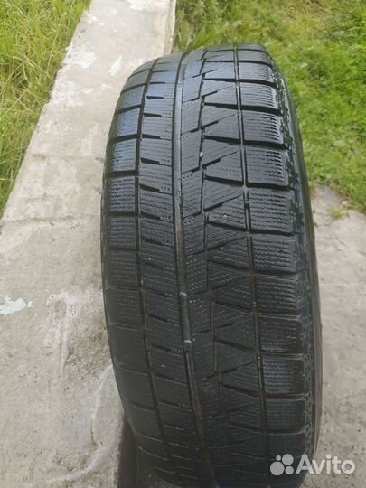 Bridgestone Blizzak Revo GZ 215/65 R16