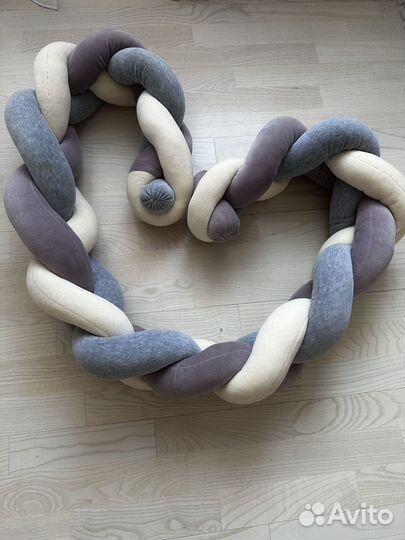 Бортик «косичка» в кроватку