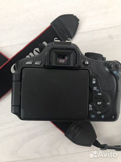 Зеркальный фотоаппарат Canon eos 600d
