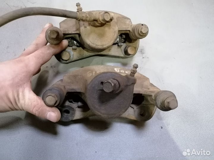 Суппорт передний Toyota Corona AT170 1989-1993