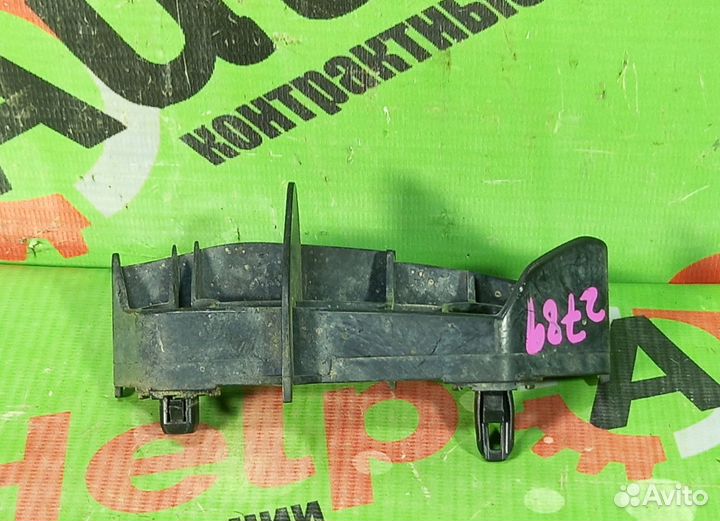 Кронштейн toyota corolla fielder NZE141 зад право