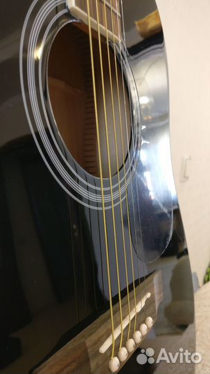 Акустическая гитара