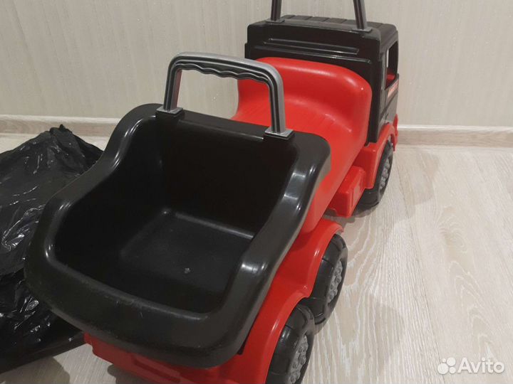 Машинка каталка толокар