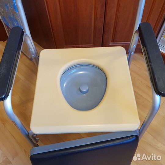 Кресло-туалет для инвалидов и пожилых людей