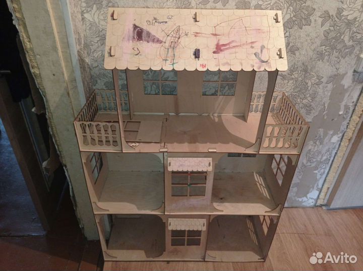 Домик кукольный