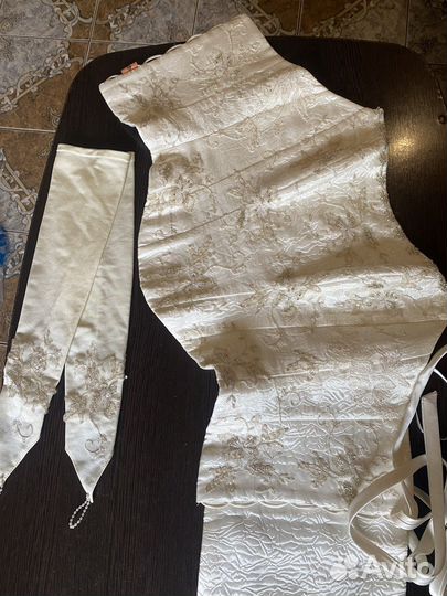 Новое с бирками для красивой выпускницы