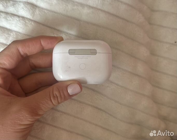 Кейс для airpods pro 2 и правый наушник