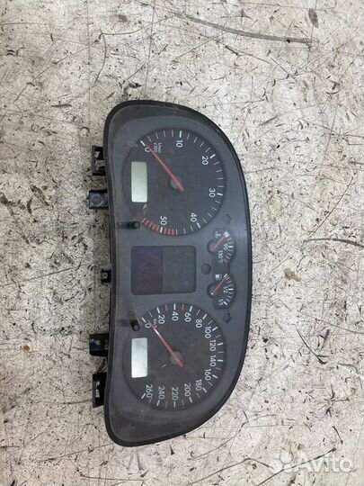 Панель приборов Volkswagen Bora