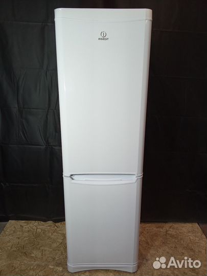 Холодильник Indesit отличное сост гарантия